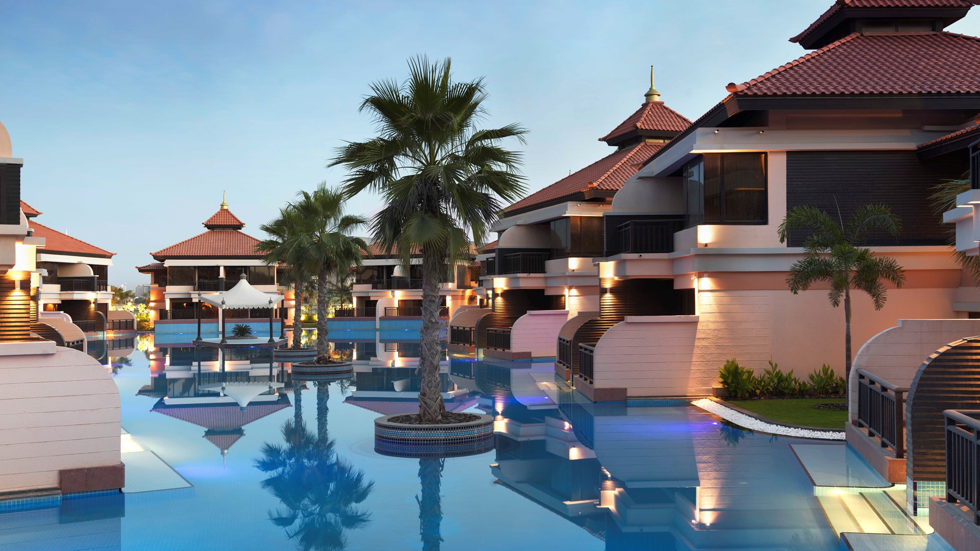 De enige Over Water Villa's in de VAE Anantara Dubai The Palm Resort